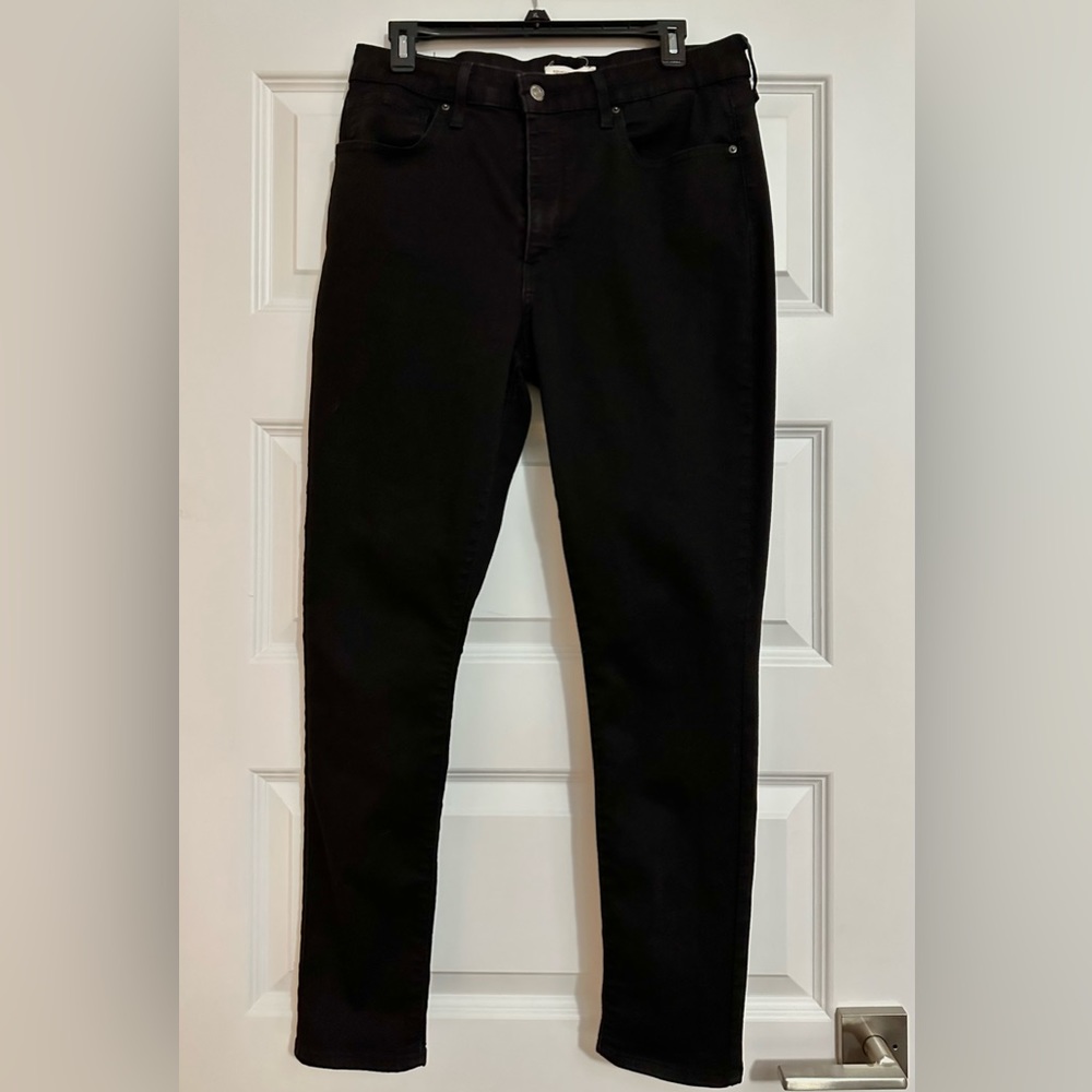 Levi’s black 721 high rise skinny jeans, Sz 33/14